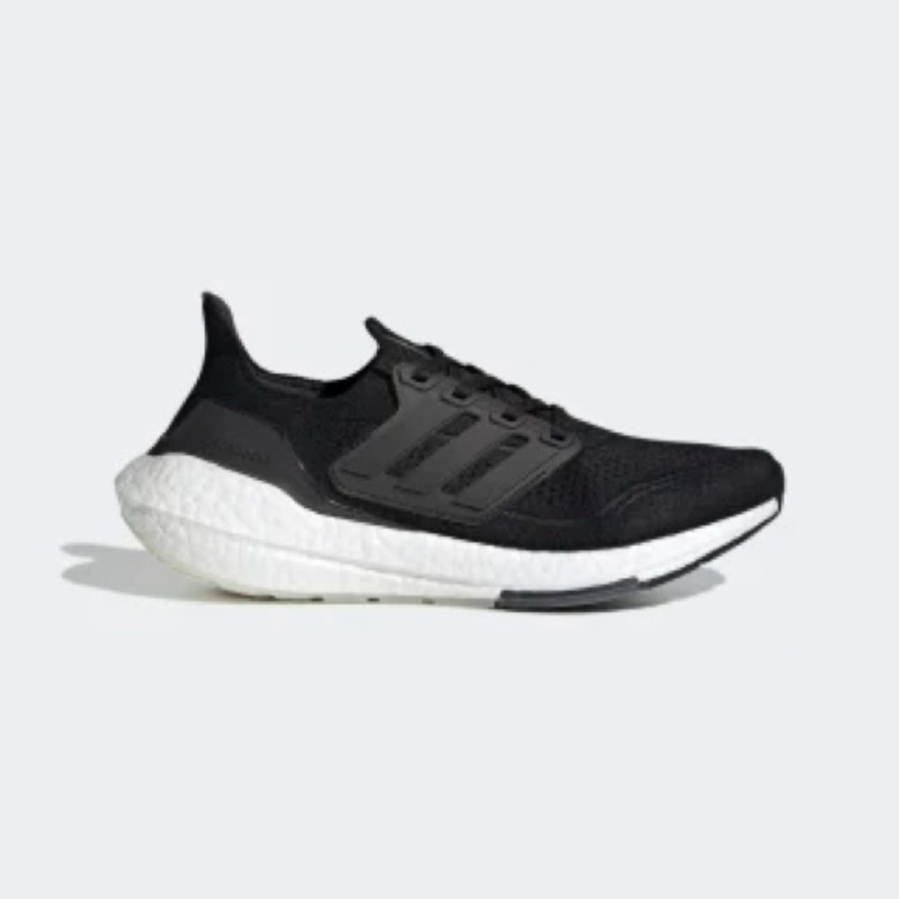 Like New Women’s Adidas Ultraboost 21 - SZ 8